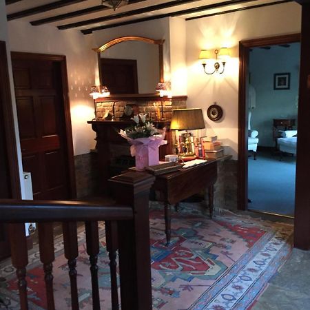 Tudor Place Bed & Breakfast Winnersh Ngoại thất bức ảnh