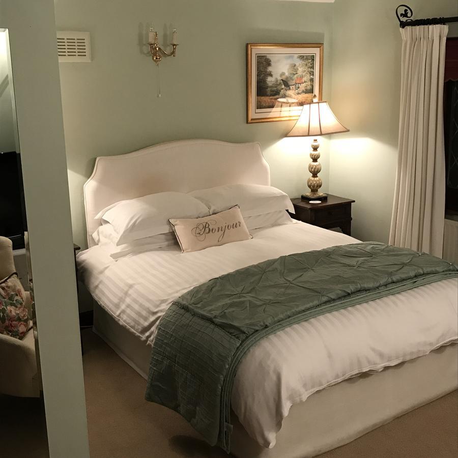 Tudor Place Bed & Breakfast Winnersh Ngoại thất bức ảnh